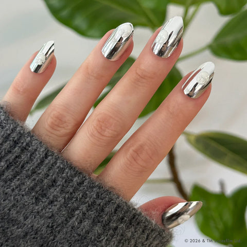 Dark Saber Holographic Chrome - Press-Ons | Medium | Almond