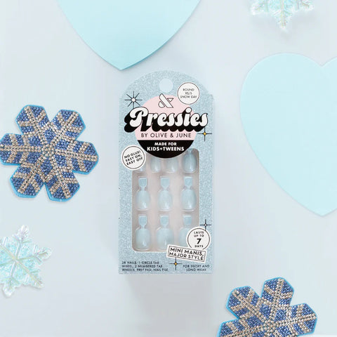 Snow Day - Pressies | Extra Short Short | Round