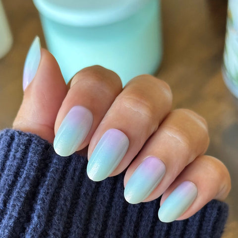 Iridescent Pearl Swirl Shimmer - Press-On | Medium | Oval
