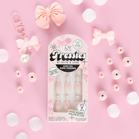 Wrapped in Pink - Pressies | Short Medium | Round